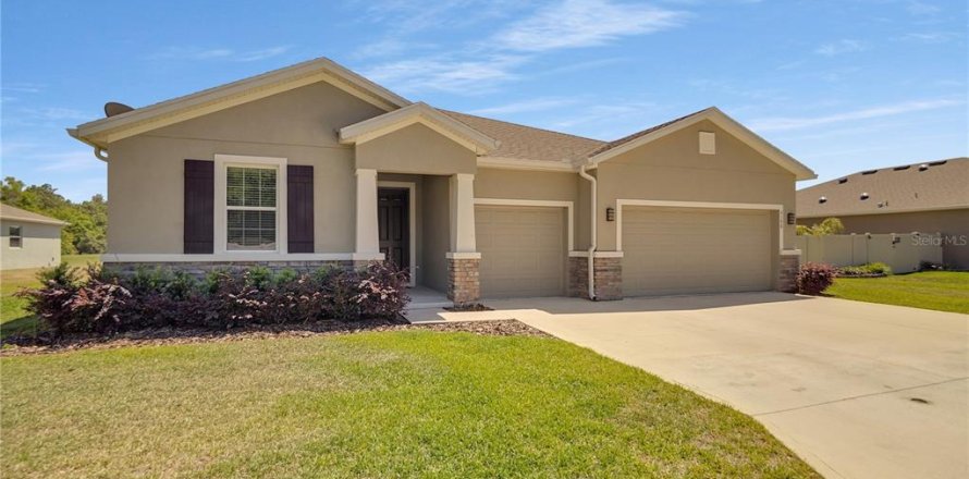 Casa en Ocala, Florida 4 dormitorios, 263.56 m2 № 2143422