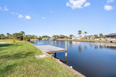 House in Punta Gorda, Florida 2 bedrooms, 115.85 sq.m. № 1568156 - photo 29