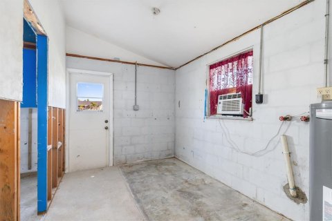 House in Punta Gorda, Florida 2 bedrooms, 115.85 sq.m. № 1568156 - photo 8