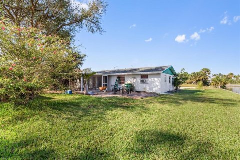 House in Punta Gorda, Florida 2 bedrooms, 115.85 sq.m. № 1568156 - photo 27