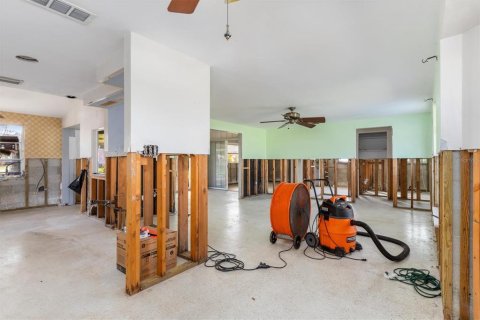 House in Punta Gorda, Florida 2 bedrooms, 115.85 sq.m. № 1568156 - photo 5