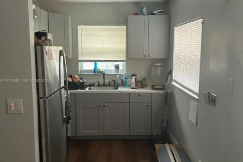 Купить коммерческую недвижимость в Ривьера-Бич, Флорида 367.89м2, № 2034599 - фото 5