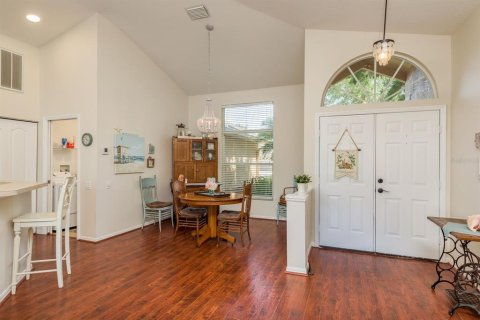 House in Tarpon Springs, Florida 3 bedrooms, 156.54 sq.m. № 1654377 - photo 11
