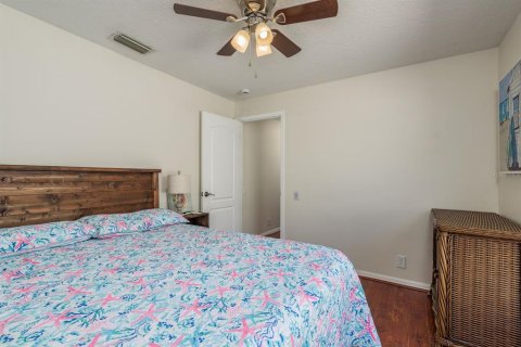 House in Tarpon Springs, Florida 3 bedrooms, 156.54 sq.m. № 1654377 - photo 29
