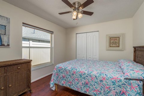 House in Tarpon Springs, Florida 3 bedrooms, 156.54 sq.m. № 1654377 - photo 28