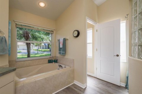 House in Tarpon Springs, Florida 3 bedrooms, 156.54 sq.m. № 1654377 - photo 22