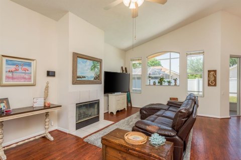 House in Tarpon Springs, Florida 3 bedrooms, 156.54 sq.m. № 1654377 - photo 9