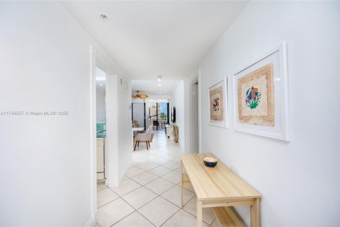 Copropriété à louer à Key Biscayne, Floride: 1 chambre, 98.38 m2 № 2012609 - photo 5