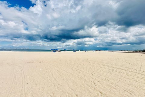 Copropriété à louer à Fort Lauderdale, Floride: 1 chambre, 63.64 m2 № 1965433 - photo 1