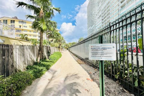 Copropriété à louer à Fort Lauderdale, Floride: 1 chambre, 63.64 m2 № 1965433 - photo 28