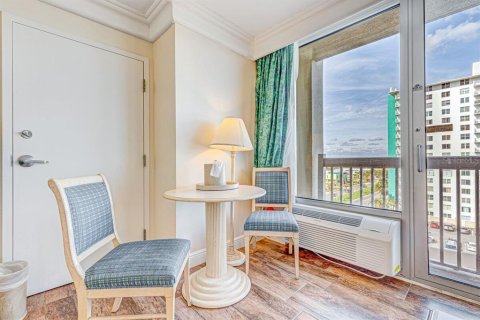 Condo in Daytona Beach, Florida, 1 bedroom № 2239823 - photo 10
