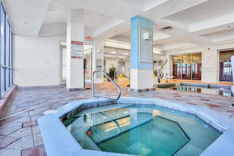 Condo in Daytona Beach, Florida, 1 bedroom № 2239823 - photo 29