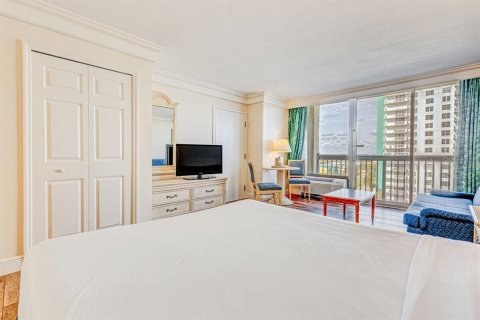 Condo in Daytona Beach, Florida, 1 bedroom № 2239823 - photo 13