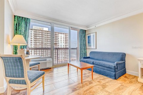 Condo in Daytona Beach, Florida, 1 bedroom № 2239823 - photo 8
