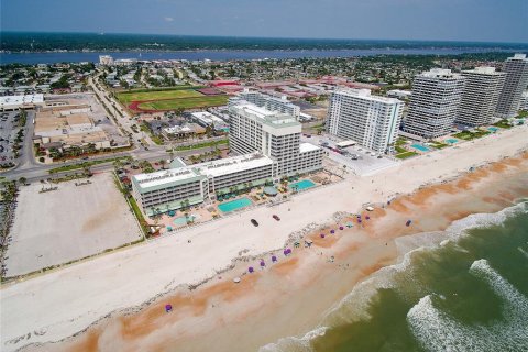 Condo in Daytona Beach, Florida, 1 bedroom № 2239823