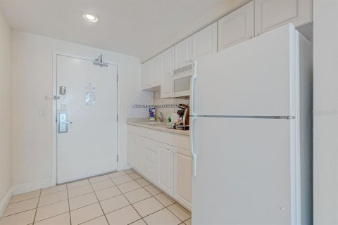 Condo in Daytona Beach, Florida, 1 bedroom № 2239823 - photo 7