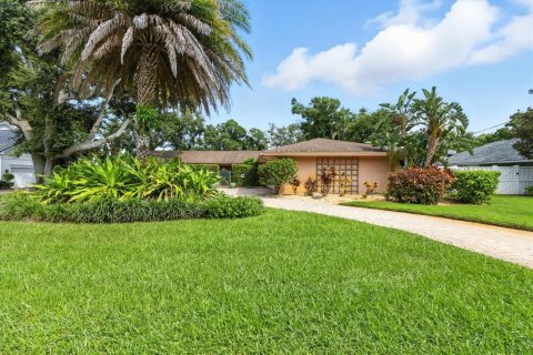 Casa en venta en Belleair, Florida, 3 dormitorios, 194.44 m2 № 1900111 - foto 1