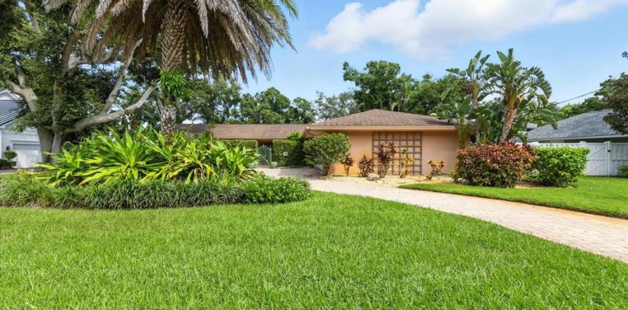 Villa ou maison à Belleair, Floride 3 chambres, 194.44 m2 № 1900111