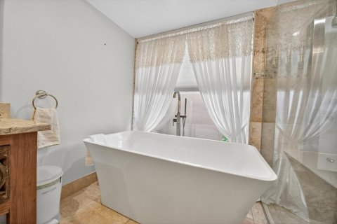 Casa en venta en Belleair, Florida, 3 dormitorios, 194.44 m2 № 1900111 - foto 20