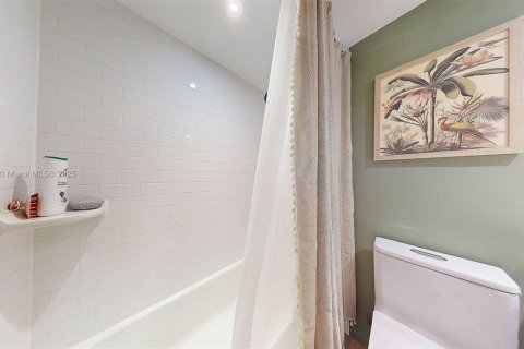 Condominio en venta en Miami, Florida, 1 dormitorio, 51.56 m2 № 1820207 - foto 20