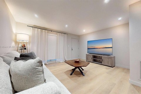 Condominio en venta en Miami, Florida, 1 dormitorio, 51.56 m2 № 1820207 - foto 10