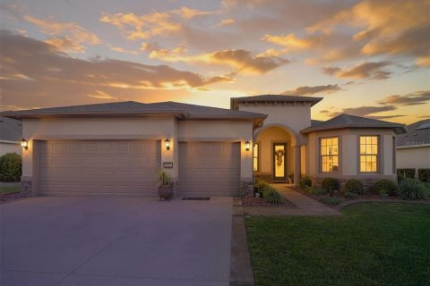 House in Ocala, Florida 3 bedrooms, 236.25 sq.m. № 2347913