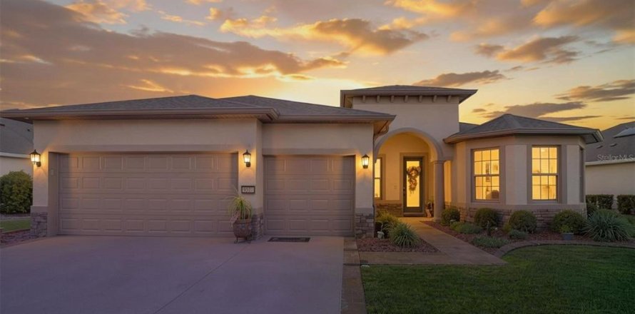House in Ocala, Florida 3 bedrooms, 236.25 sq.m. № 2347913