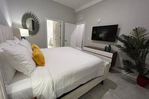Купить кондоминиум в Киссимми, Флорида 8 комнат, 111.11м2, № 1901199 - фото 17