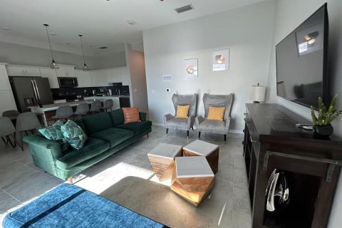 Купить кондоминиум в Киссимми, Флорида 8 комнат, 111.11м2, № 1901199 - фото 2