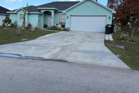 House in Port St. Lucie, Florida 4 bedrooms, 189.52 sq.m. № 2146785