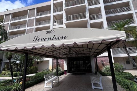 Condominio en Pompano Beach, Florida, 2 dormitorios  № 2176204