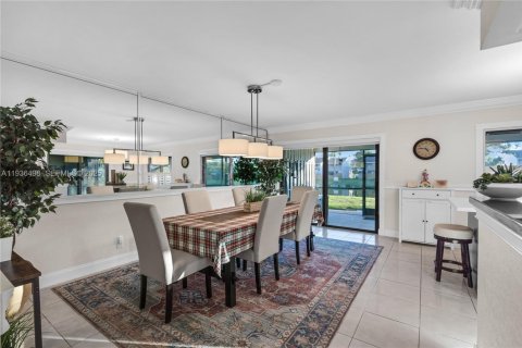 Townhouse in Davie, Florida 3 bedrooms, 183.95 sq.m. № 1994682 - photo 11