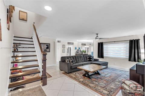 Townhouse in Davie, Florida 3 bedrooms, 183.95 sq.m. № 1994682 - photo 4