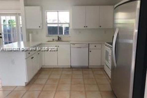 Купить виллу или дом в Майами, Флорида 3 спальни, 153.29м2, № 1950013 - фото 6
