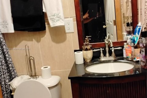 Villa ou maison à vendre à Miami Gardens, Floride: 4 chambres, 190.73 m2 № 2035540 - photo 15