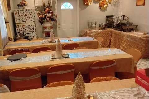 Villa ou maison à vendre à Miami Gardens, Floride: 4 chambres, 190.73 m2 № 2035540 - photo 21