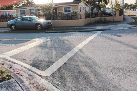 Villa ou maison à vendre à Miami Gardens, Floride: 4 chambres, 190.73 m2 № 2035540 - photo 4