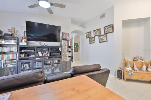 House in Apollo Beach, Florida 3 bedrooms, 189.43 sq.m. № 2156361 - photo 14