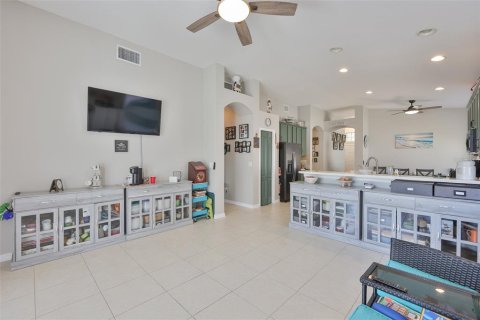 House in Apollo Beach, Florida 3 bedrooms, 189.43 sq.m. № 2156361 - photo 10