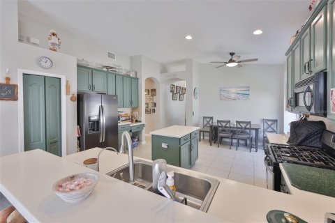 House in Apollo Beach, Florida 3 bedrooms, 189.43 sq.m. № 2156361 - photo 9