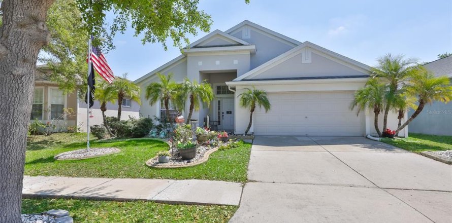 House in Apollo Beach, Florida 3 bedrooms, 189.43 sq.m. № 2156361