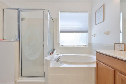 House in Apollo Beach, Florida 3 bedrooms, 189.43 sq.m. № 2156361 - photo 21