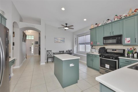 House in Apollo Beach, Florida 3 bedrooms, 189.43 sq.m. № 2156361 - photo 4