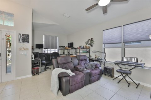 House in Apollo Beach, Florida 3 bedrooms, 189.43 sq.m. № 2156361 - photo 13