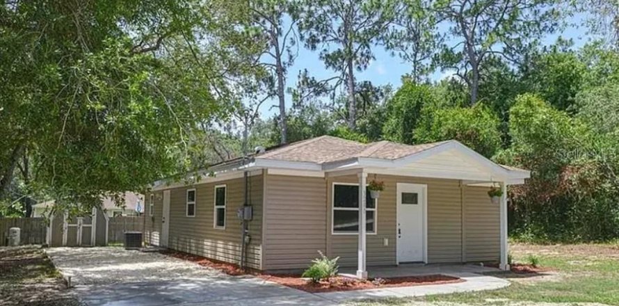 Villa ou maison à Inverness, Floride 3 chambres, 101.45 m2 № 2404678
