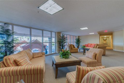Condominio en alquiler en New Port Richey, Florida, 3 dormitorios, 139.35 m2 № 1835833 - foto 24