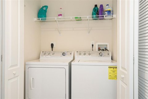 Condominio en alquiler en New Port Richey, Florida, 3 dormitorios, 139.35 m2 № 1835833 - foto 20