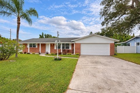 House in Largo, Florida 3 bedrooms, 158.31 sq.m. № 2405048