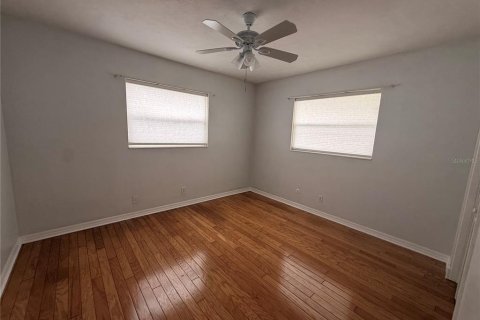 House in Largo, Florida 3 bedrooms, 158.31 sq.m. № 2405048 - photo 5