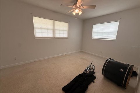 House in Largo, Florida 3 bedrooms, 158.31 sq.m. № 2405048 - photo 10